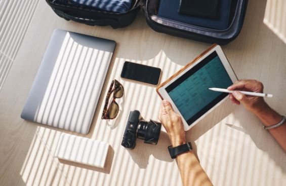 How to Use AI Tools to Plan Smarter Travel Itineraries (Step-by-Step Routine)